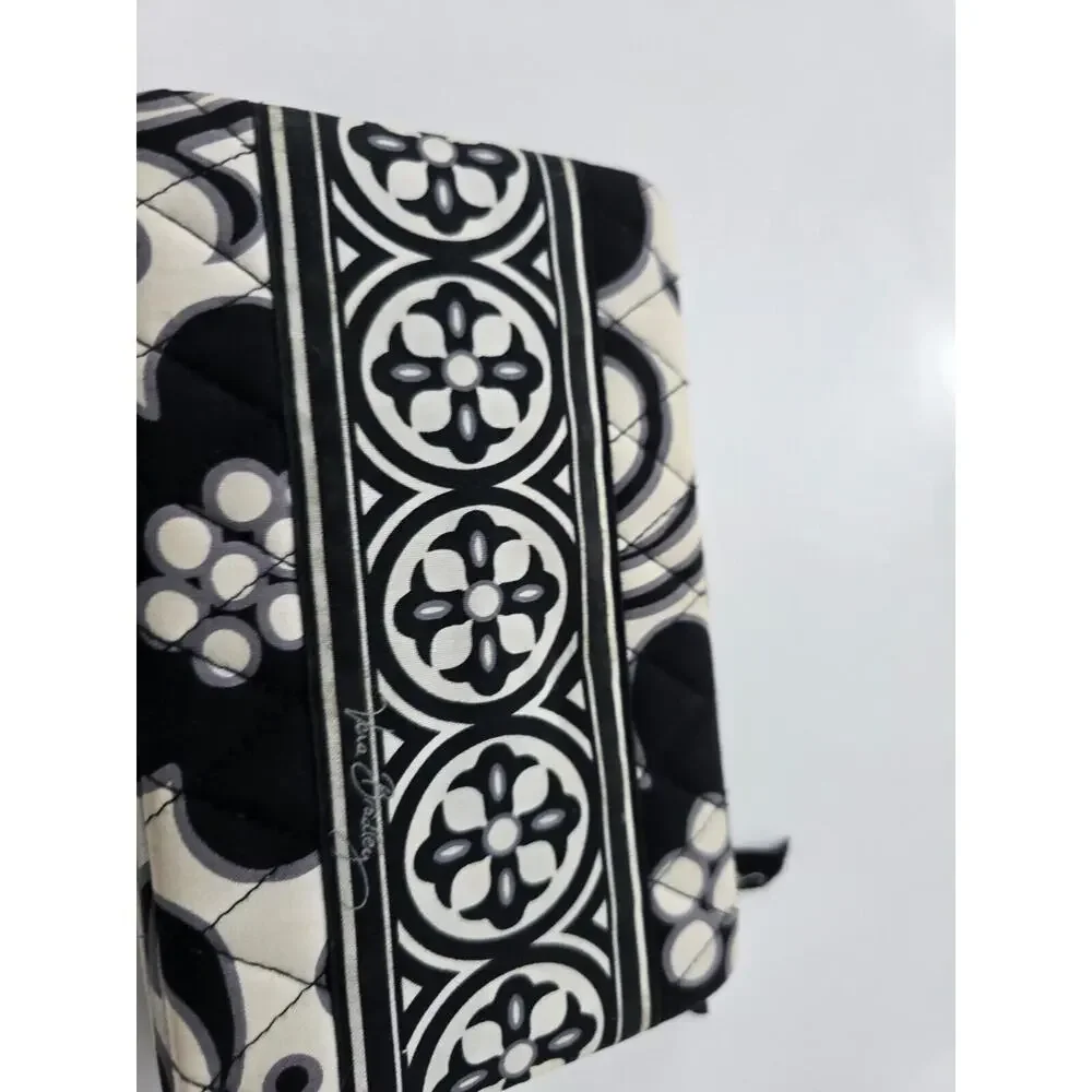 Vera Bradley Floral Black & White Zip Close Wallet Clutch Wrist Strap‎ - Picture 2 of 12